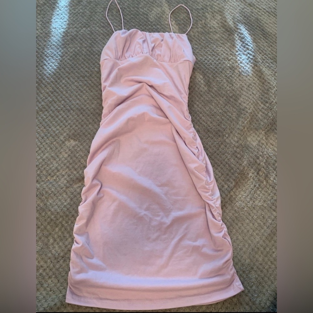 NWOT FITTED SCRUNCH SIDE DRESS